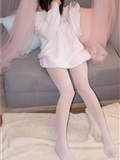 森萝财团萝莉丝足写真 X-012 白丝白毛衣(5)