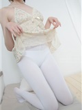 森萝财团萝莉丝足写真 X-057 20D肉丝短棉袜踩物(14)