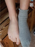 物恋传媒 No.001 清纯系大一女生的vans与棉袜2(104)