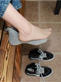 物恋传媒 No.001 清纯系大一女生的vans与棉袜2(85)