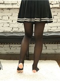 女大学生妮娜小姐姐的黑丝踩脚袜(64)