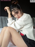 MSLASS梦丝女神 2019-11-12 Vol.068 雨晨 白卫衣下的丝袜(8)