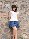 足模亦舒-白衬衫蓝色短裙清纯淑女(9)